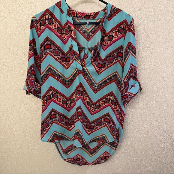Discreet Colorful Southwest Pattern V-Neck Tunic - Picture 1 of 5